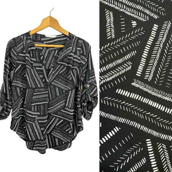 Lush Tops - LUSH V-neck Popover Blouse Black White Print Women's Size Small